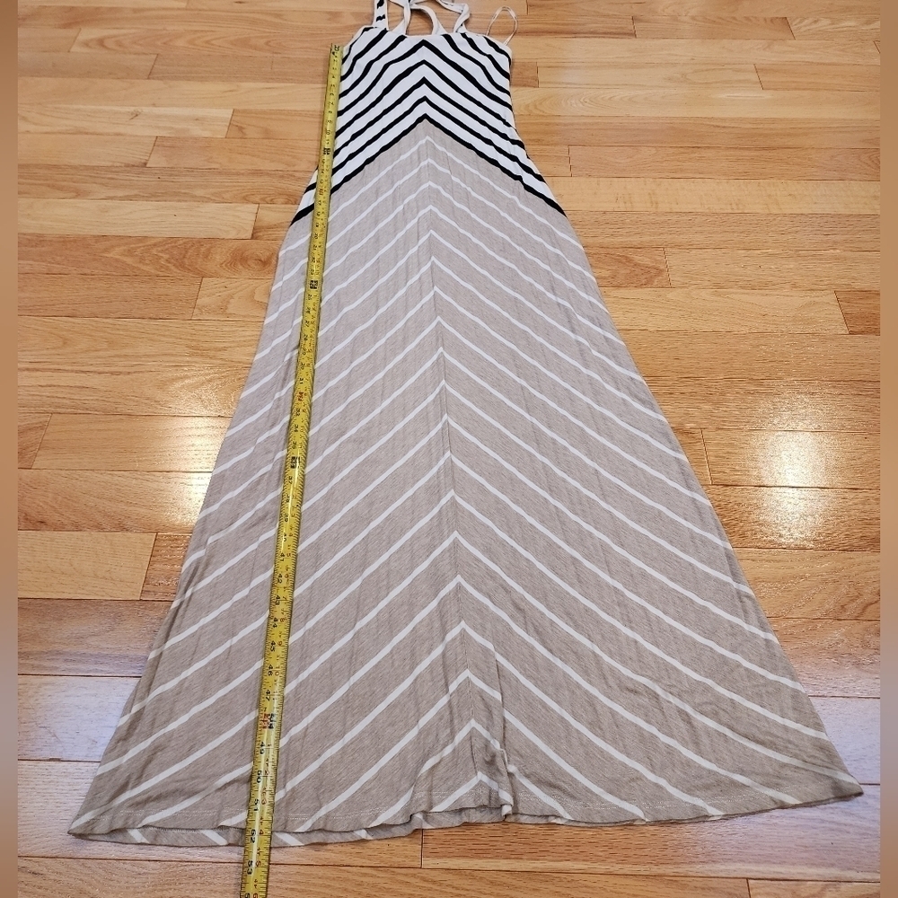 Calvin Klein two-tone, striped, stretchy maxi dress size 4 - Picture 9 of 9